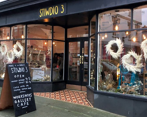 stiwdio 3
